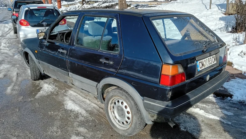 VW Golf 1.6, снимка 3 - Автомобили и джипове - 53353380