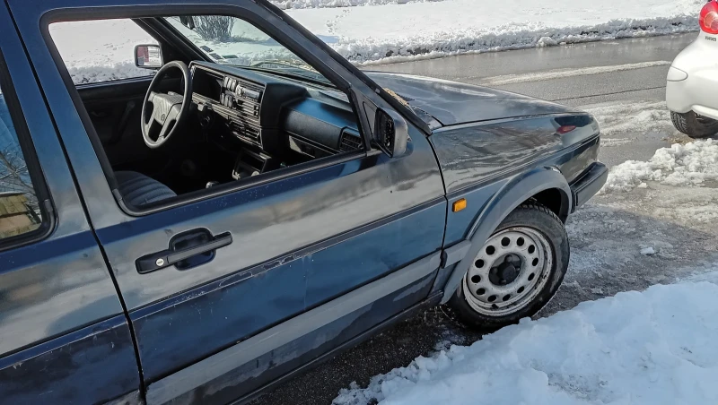 VW Golf 1.6, снимка 10 - Автомобили и джипове - 53353380