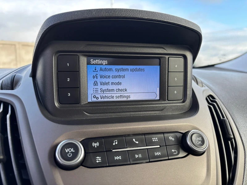 Ford Tourneo Connect 1.5 TDCI, снимка 16 - Автомобили и джипове - 53431018