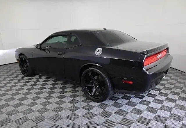 Dodge Challenger R/T 5.7 HEMI - изображение 3