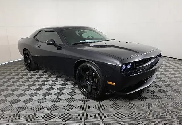 Dodge Challenger R/T 5.7 HEMI - изображение 2