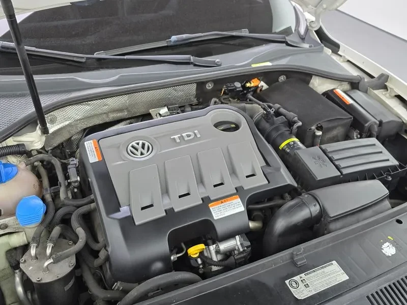 VW Passat 2.0 TDI, снимка 6 - Автомобили и джипове - 54298607
