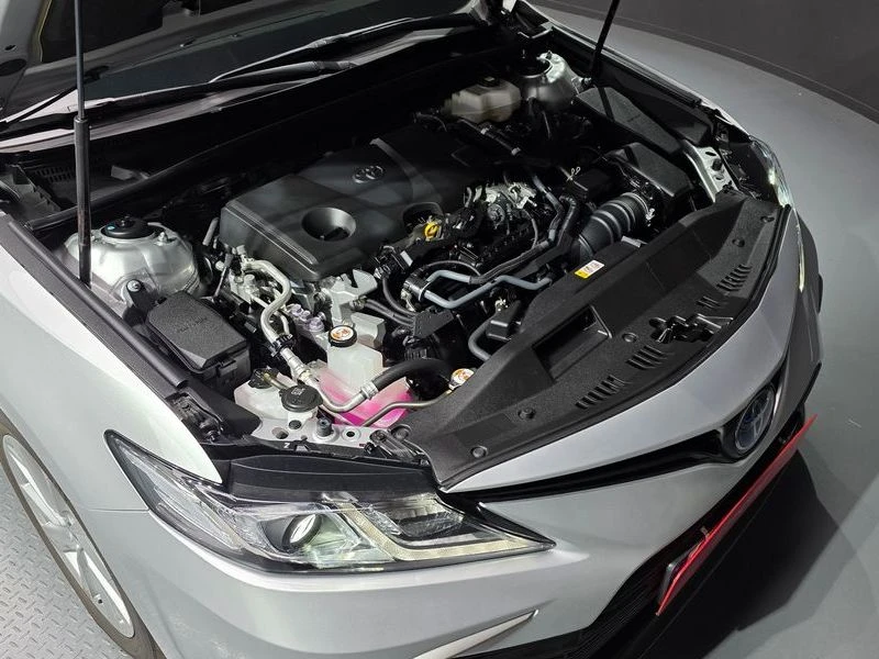 Toyota Camry 2.5 LE Hybrid| 208к.с.| ВКЛ.ТЕХНОТЕСТ, снимка 6 - Автомобили и джипове - 55130471