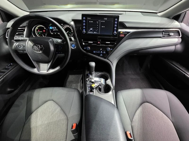 Toyota Camry 2.5 LE Hybrid| 208к.с.| ВКЛ.ТЕХНОТЕСТ, снимка 7 - Автомобили и джипове - 55130471
