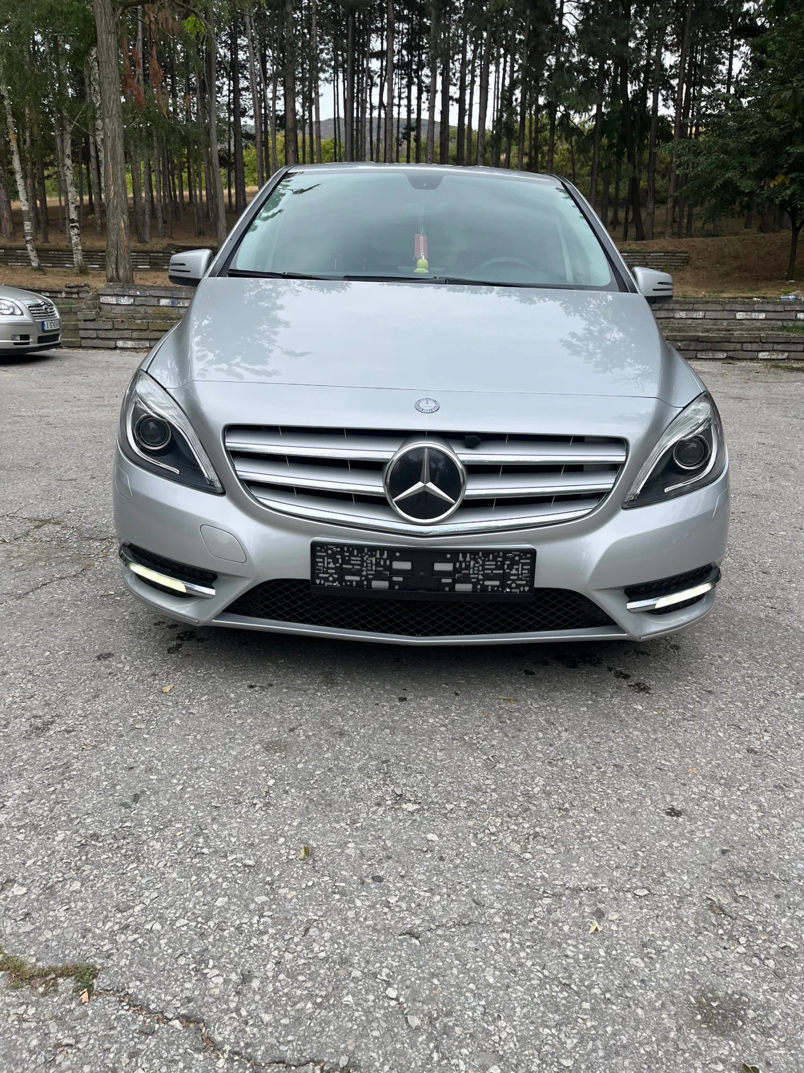 Mercedes-Benz B 180, снимка 1