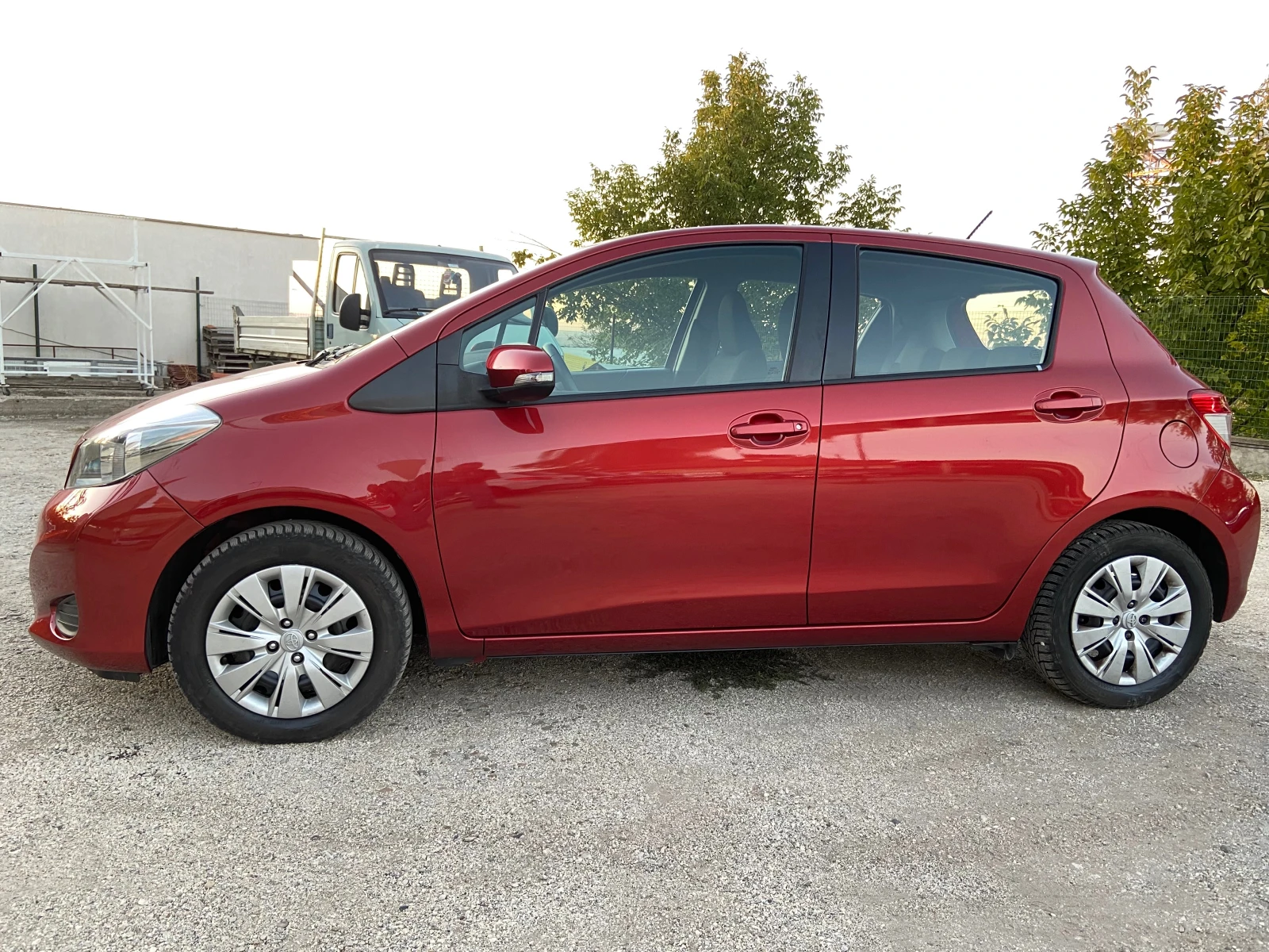 Toyota Yaris 1.3I Камера Швейцария - изображение 2