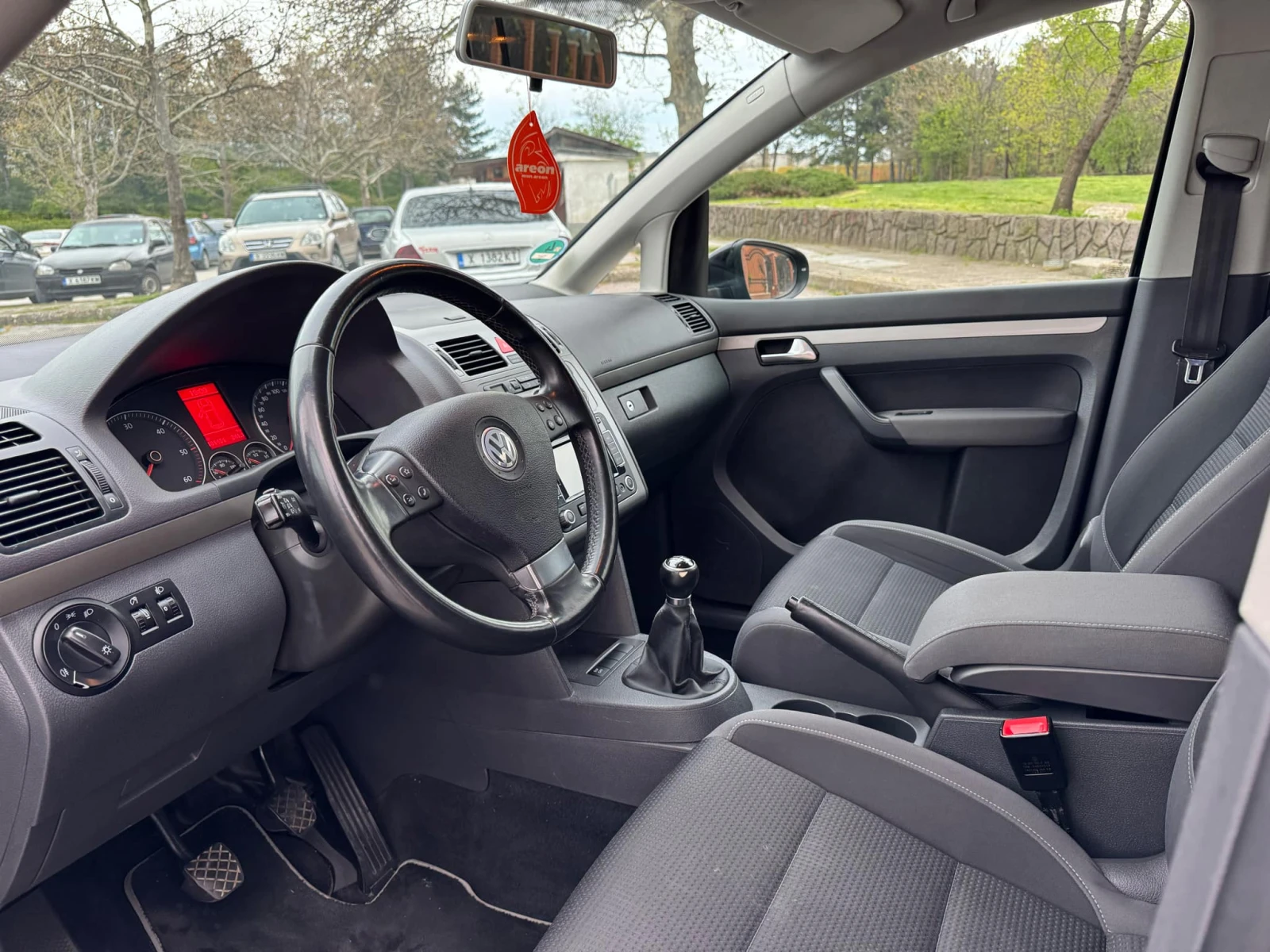 VW Touran 1.9 TDI Freestyle - изображение 8