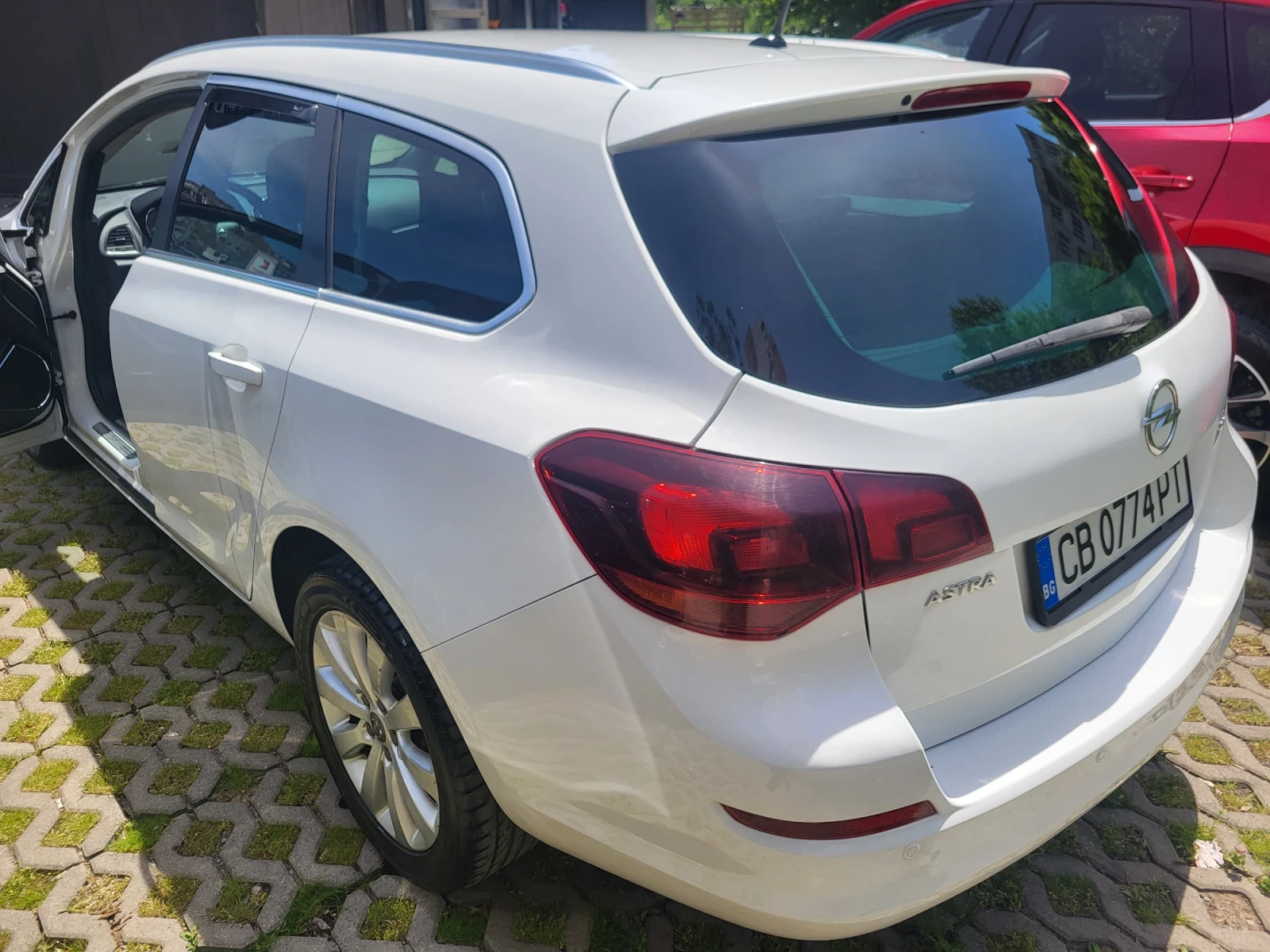 Opel Astra Sport Tourer  - изображение 9