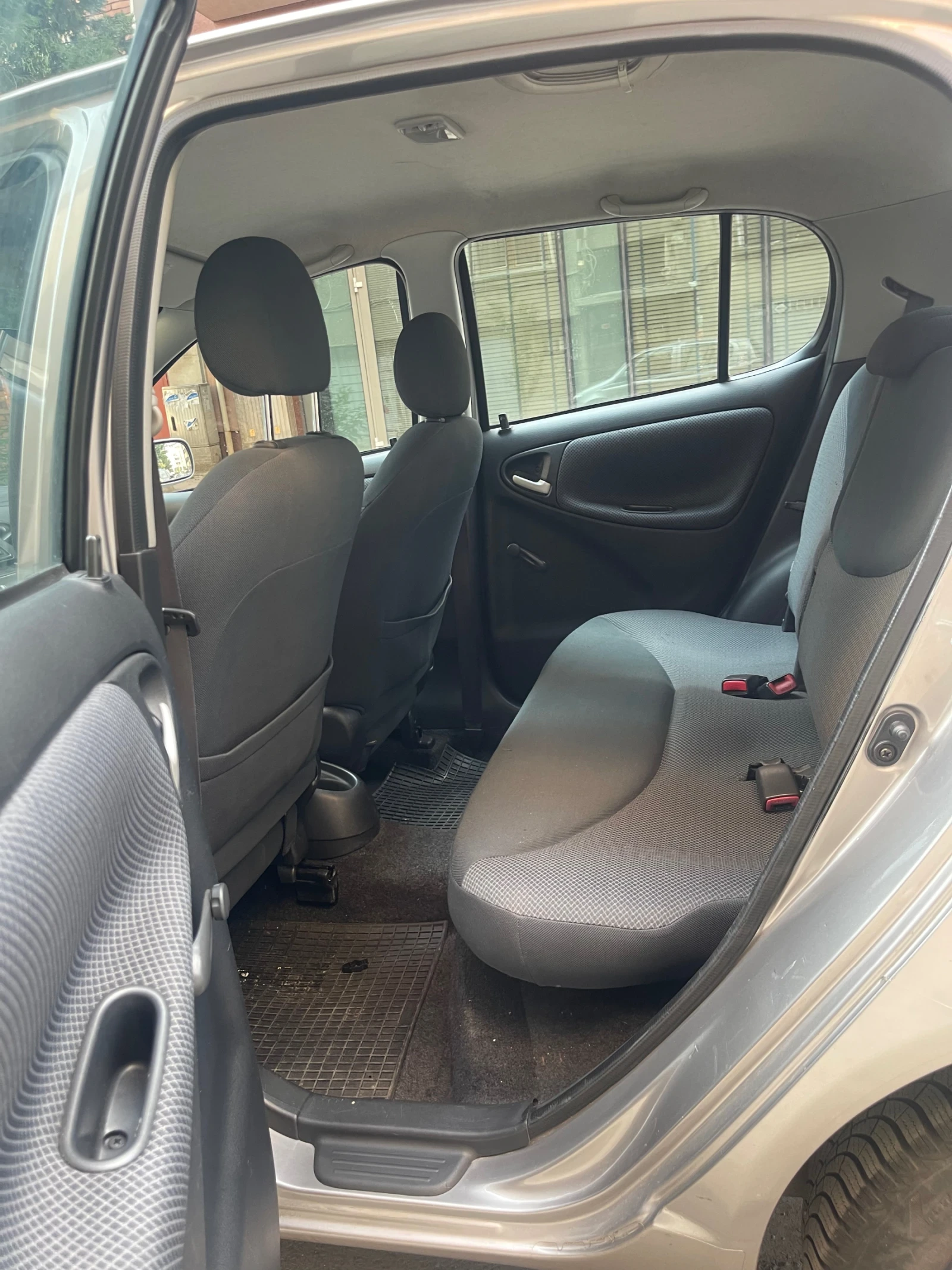 Toyota Yaris 1.4 TDI - изображение 9