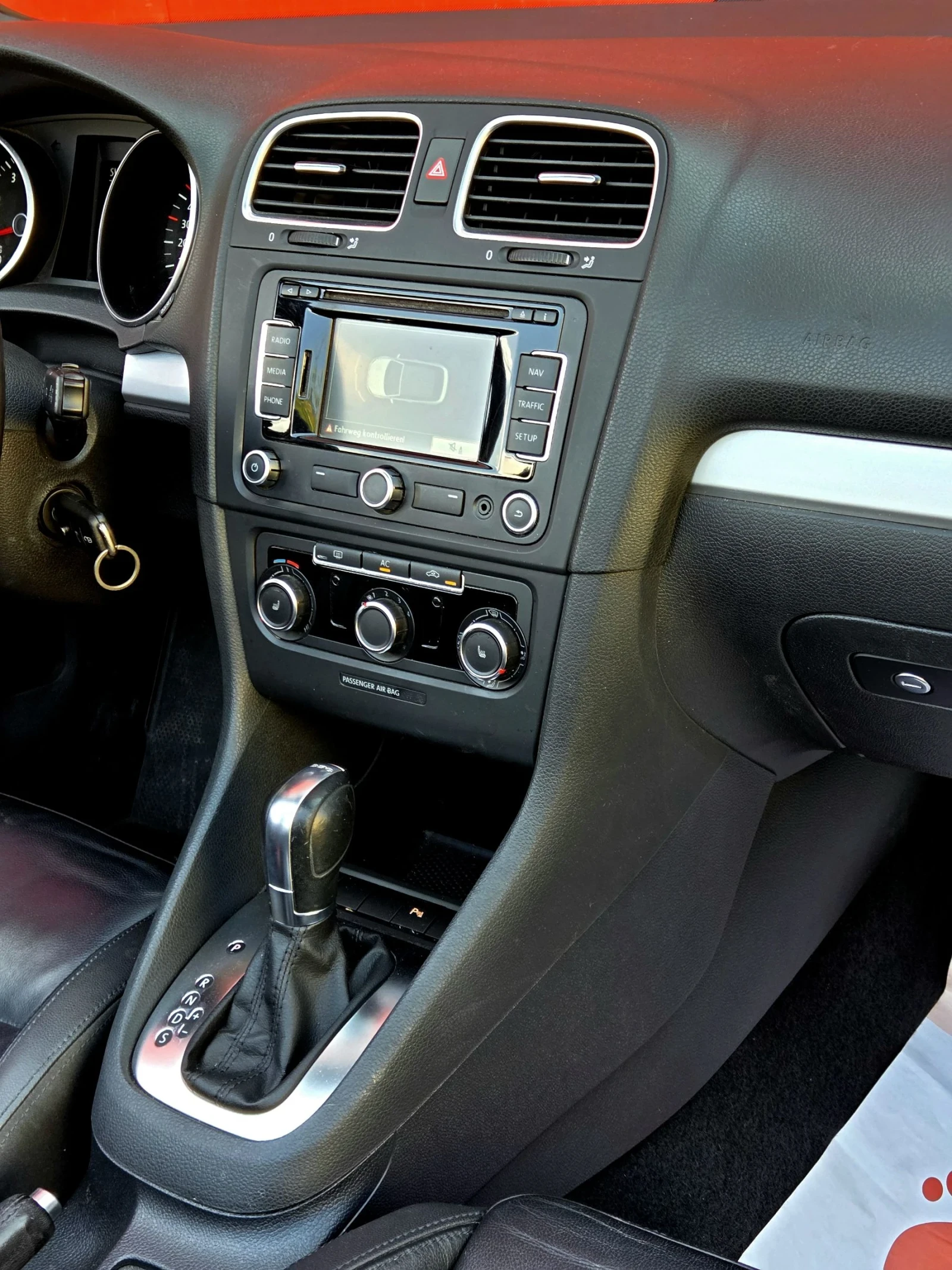 VW Golf Кабрио Регистриран | Mobile.bg — изображение 13