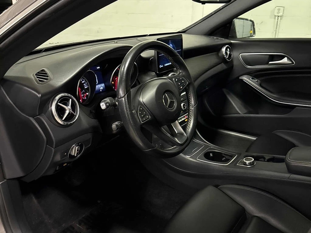 Mercedes-Benz CLA * 250 * CARFAX * БЕЗ ПЪРВОНАЧАЛНА ВНОСКА - изображение 5