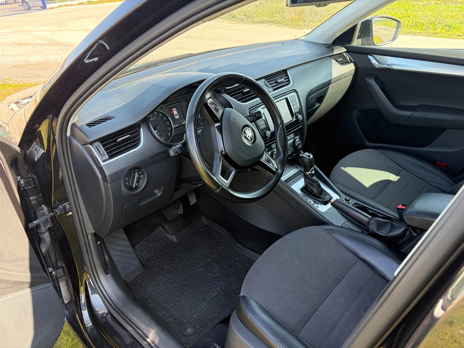 Skoda Octavia 2.0 TDI, снимка 5 - Автомобили и джипове - 53750864