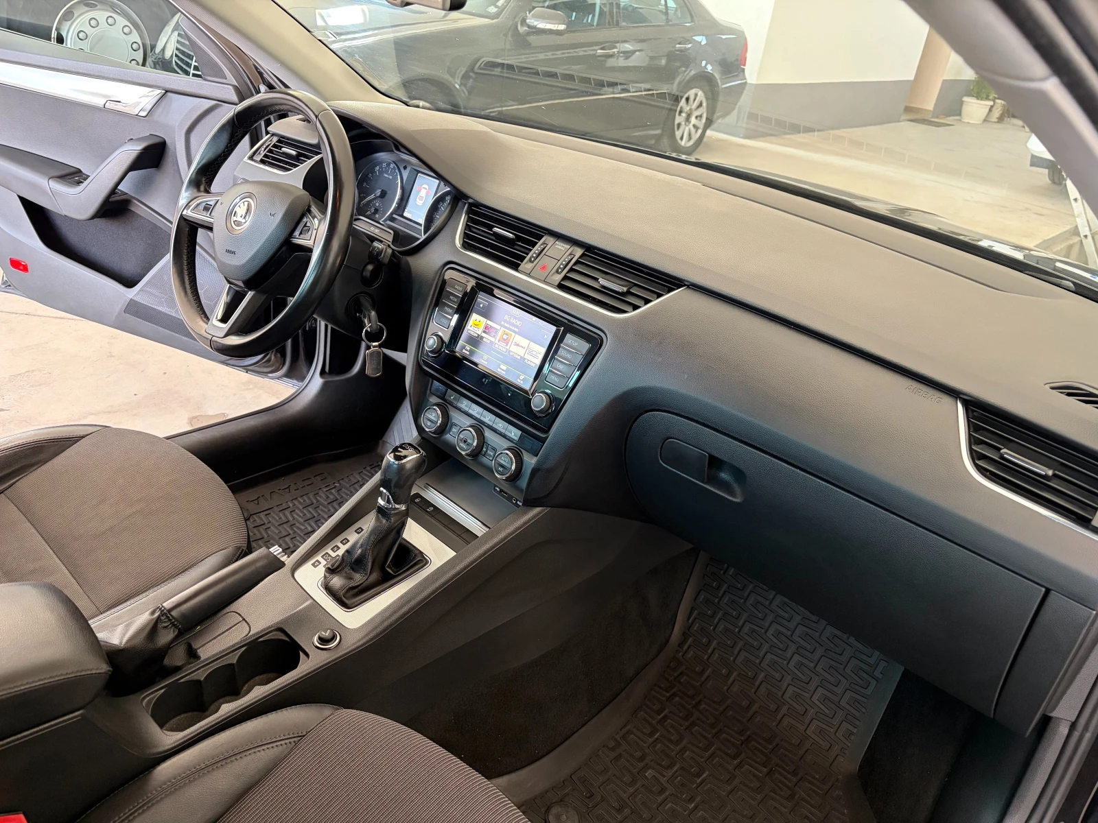 Skoda Octavia 2.0 TDI, снимка 6 - Автомобили и джипове - 53750864