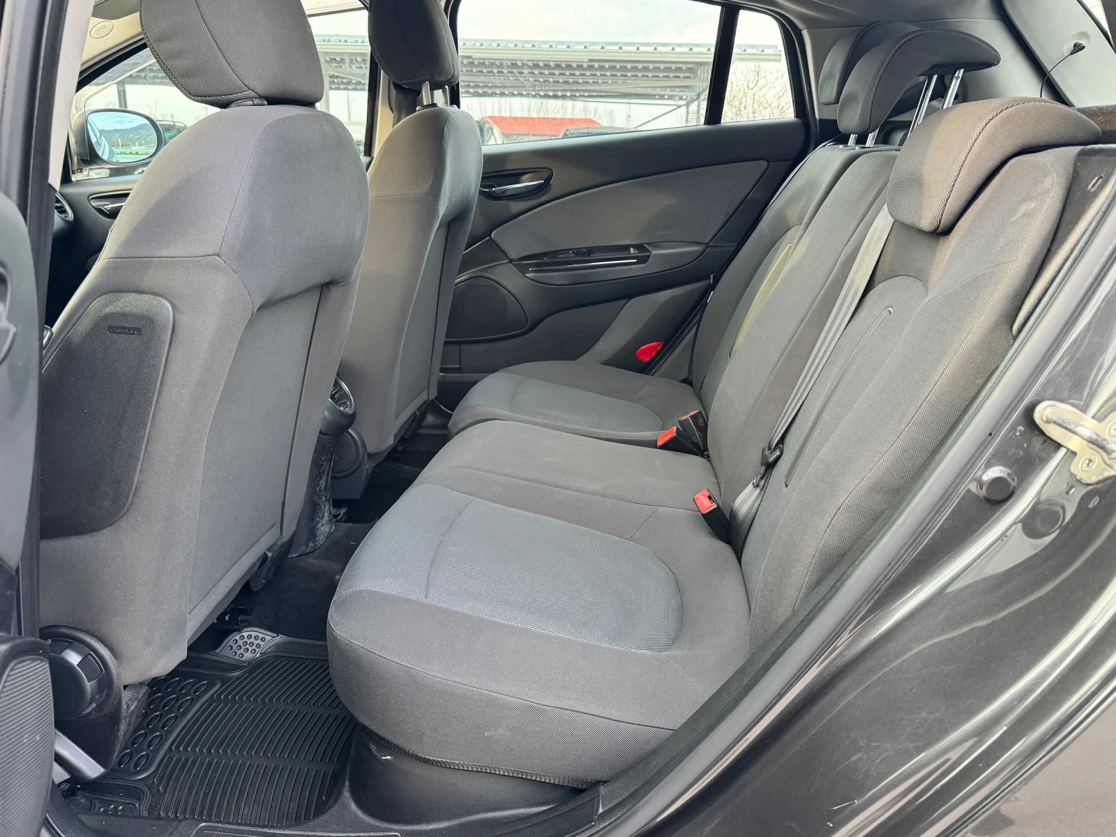 Fiat Bravo 1.4i ГАЗ БЕНЗИН, снимка 7 - Автомобили и джипове - 54208315