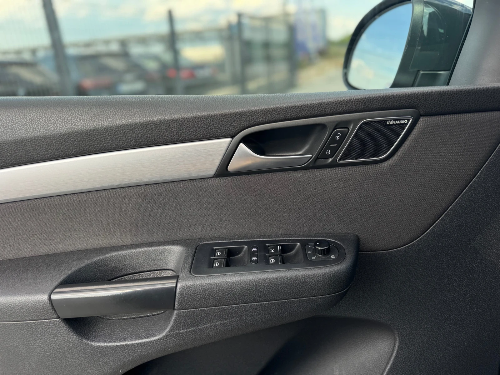 VW Sharan 2.0TDI CUB 6+ 1, снимка 8 - Автомобили и джипове - 54791047