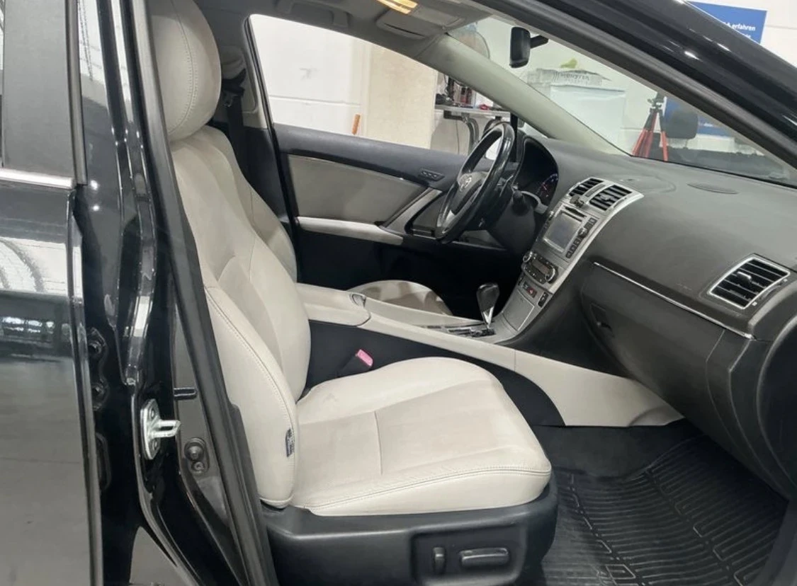 Toyota Avensis 2.2D4D/PREMIUM/FULL/FACE/, снимка 2 - Автомобили и джипове - 55105490