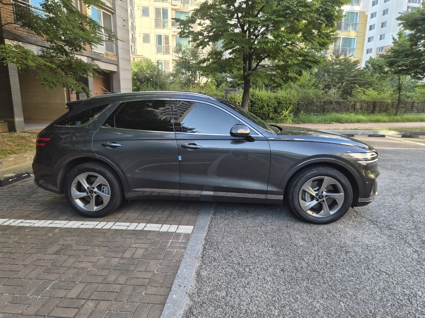 Genesis GV70 2.5* BLIND SPOT* ЕЛ. БАГАЖНИК* КРАЙНА ЦЕНА, снимка 4 - Автомобили и джипове - 55318962