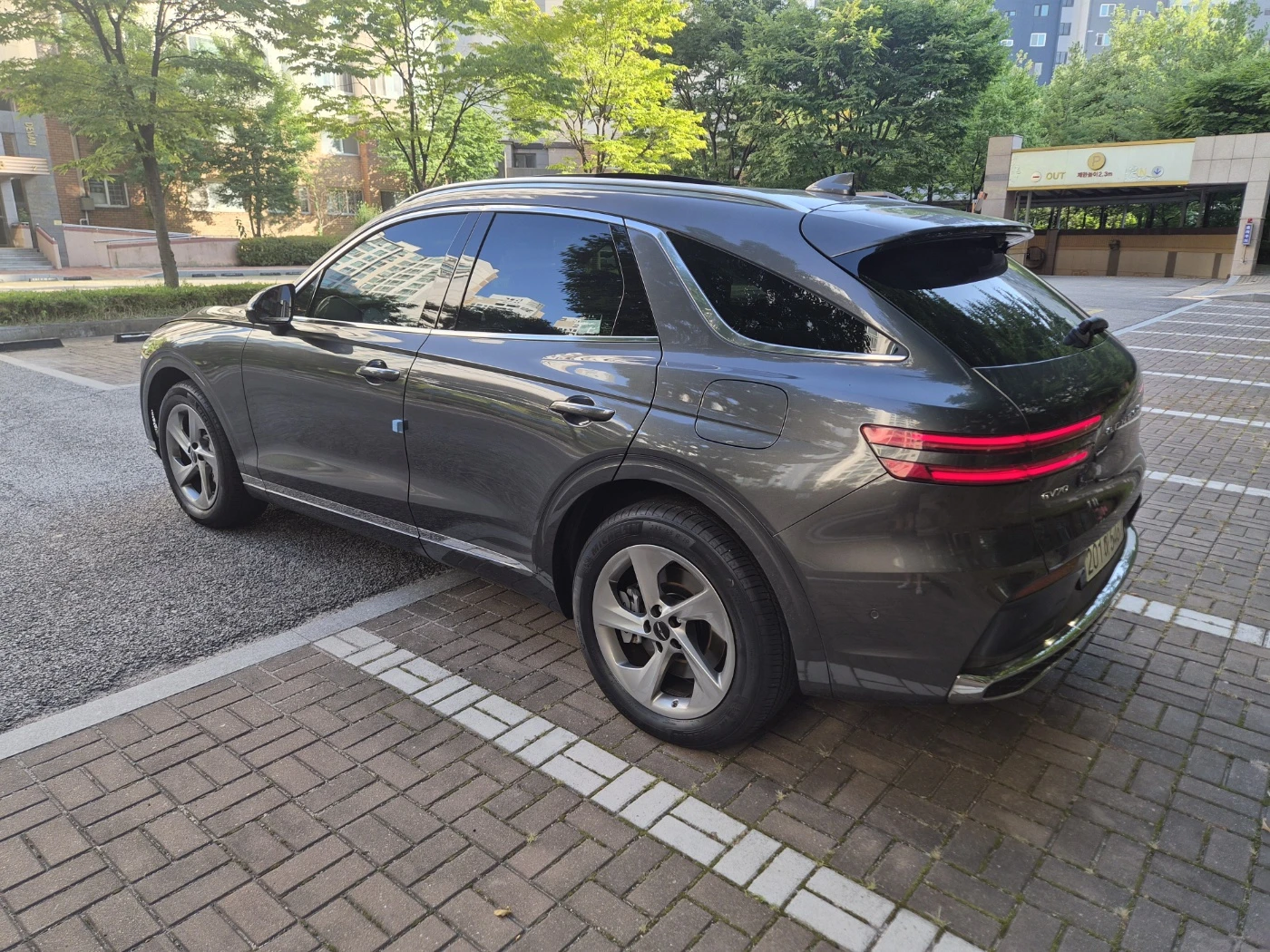 Genesis GV70 2.5* BLIND SPOT* ЕЛ. БАГАЖНИК* КРАЙНА ЦЕНА, снимка 5 - Автомобили и джипове - 55318962