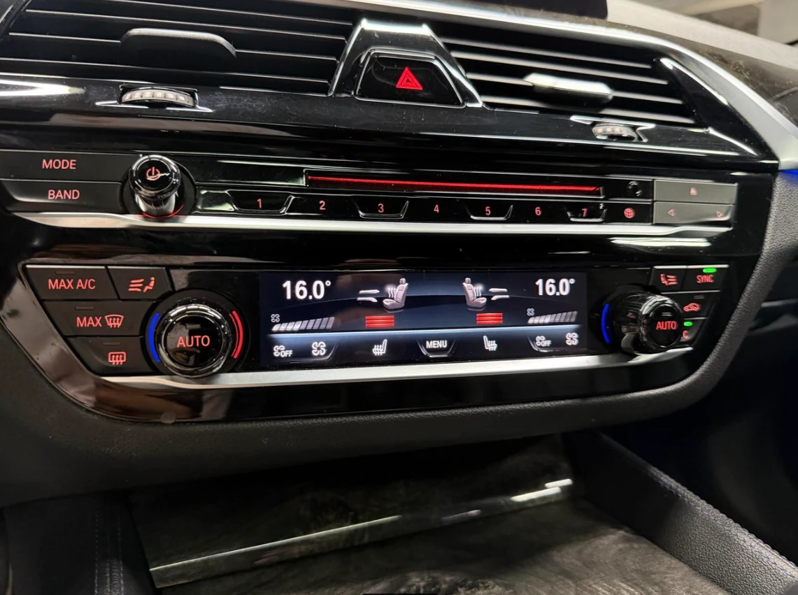BMW 540 M-sport HUD HK audio, снимка 8 - Автомобили и джипове - 55346920