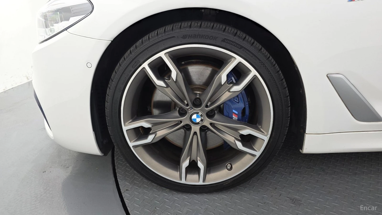 BMW 540 xDrive* M PACK* 360* HUD* DISTRO* H/K* ОБДУХВАНЕ, снимка 3 - Автомобили и джипове - 55460109