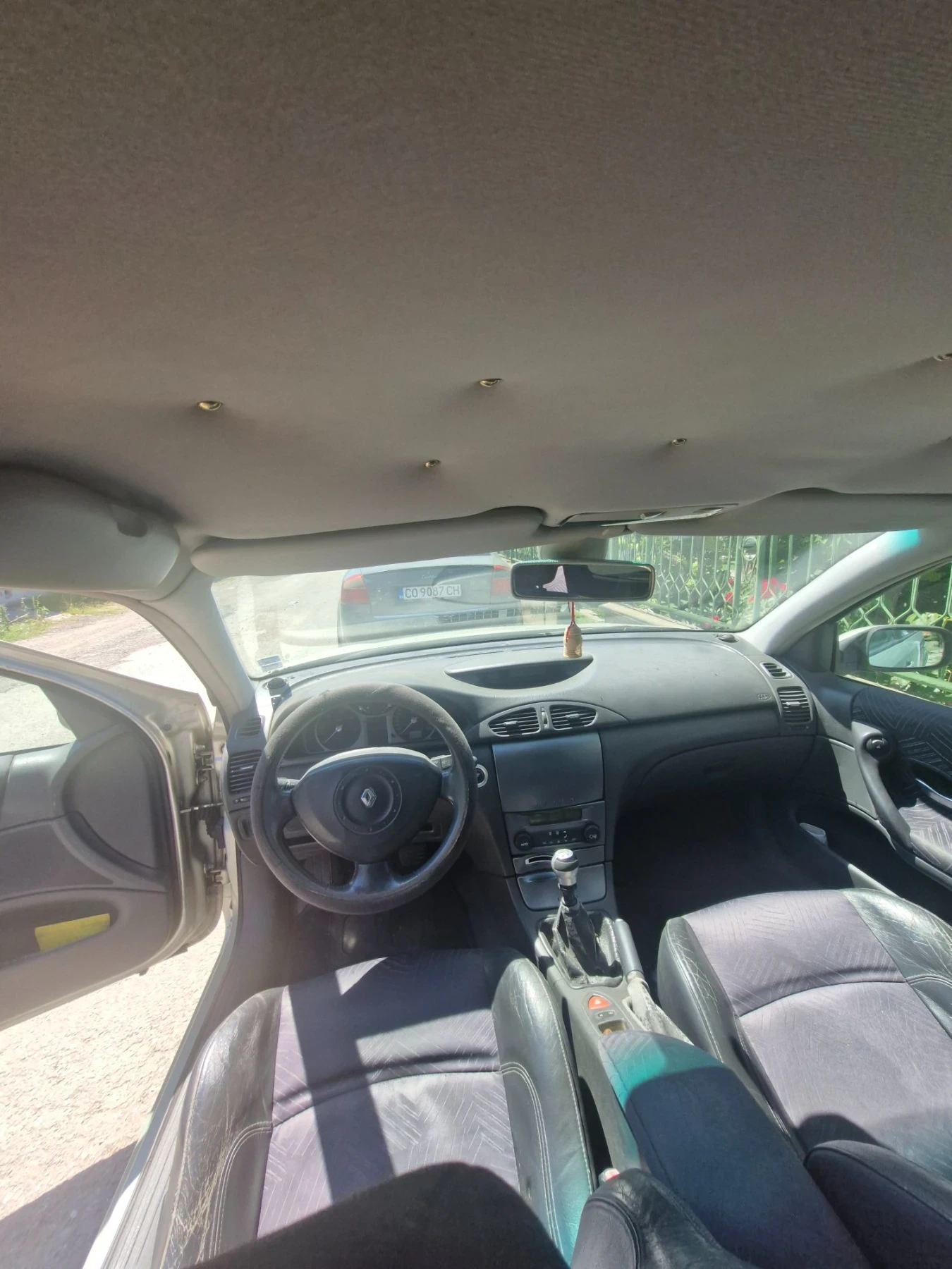 Renault Laguna 1.9, снимка 4 - Автомобили и джипове - 55837172