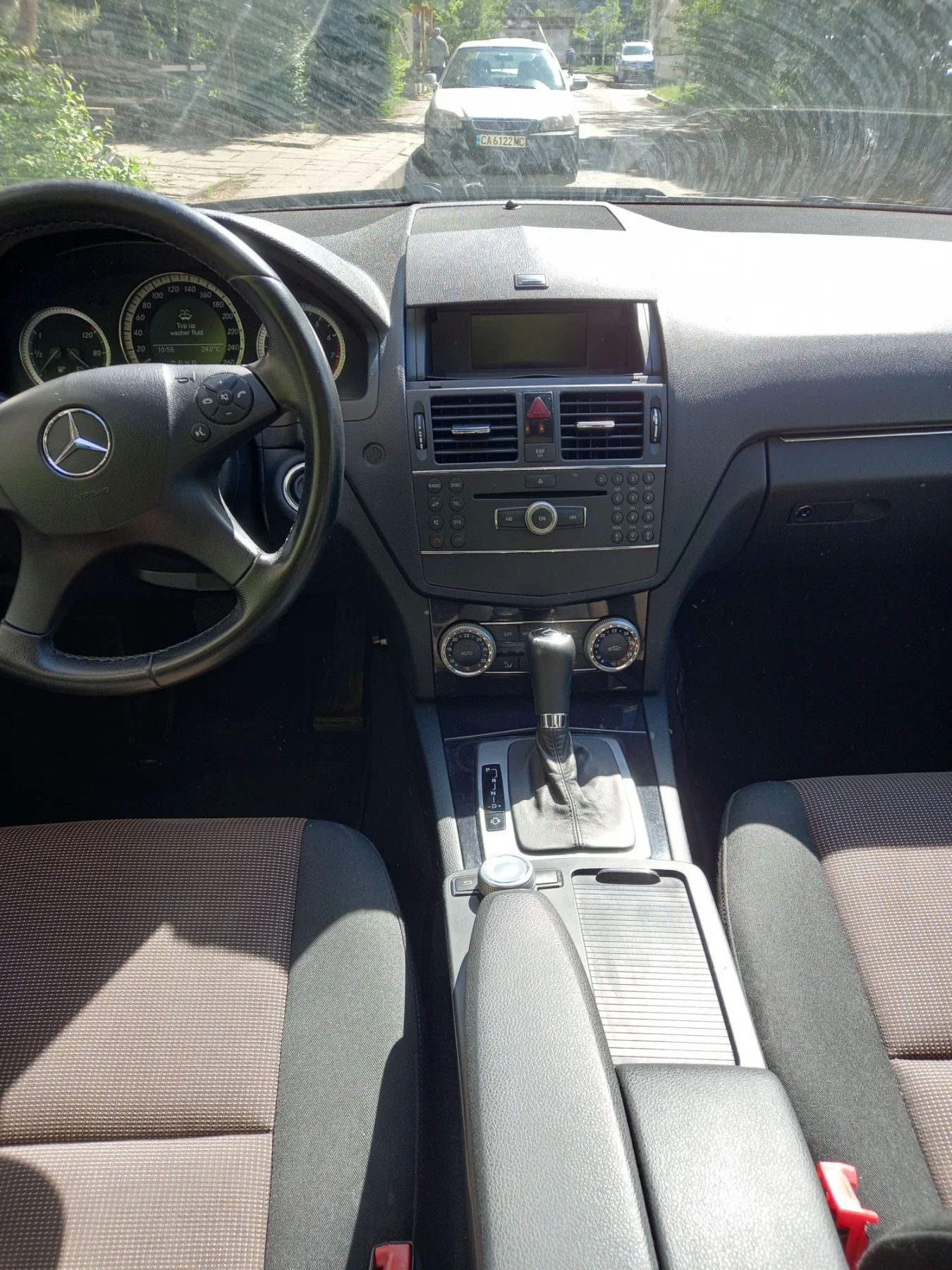 Mercedes-Benz C 180, снимка 2 - Автомобили и джипове - 56080506