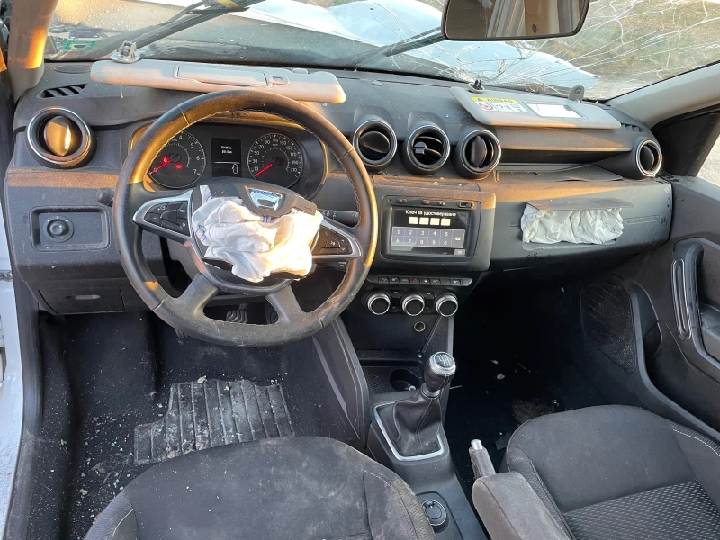 Dacia Duster 1.3 TCe, снимка 8 - Автомобили и джипове - 49149853