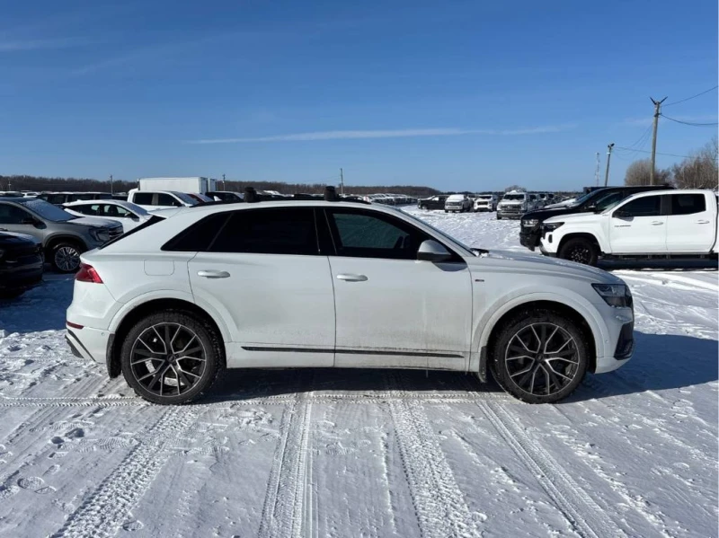 Audi Q8 Progressiv 55 TFSI quattro * CARFAX* АВТОФИНАНСИРА, снимка 4 - Автомобили и джипове - 53204707