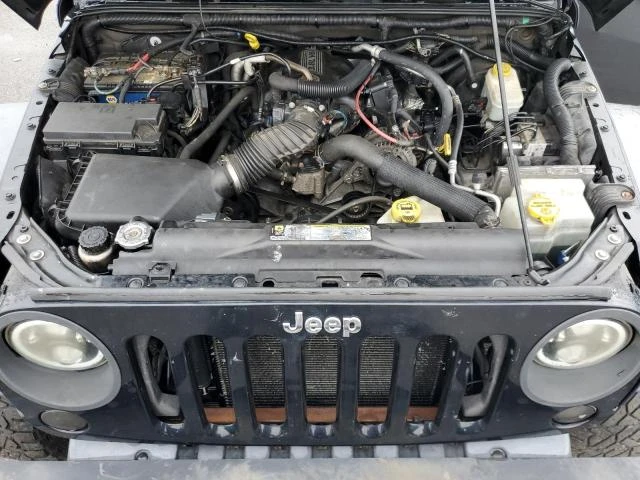 Jeep Wrangler SPORT 3.8L/ КРАЙНА ЦЕНА ДО БЪЛГАРИЯ!!!, снимка 11 - Автомобили и джипове - 48202170