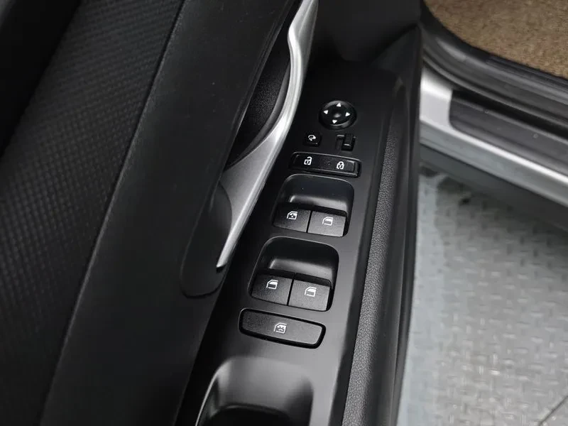 Hyundai Tucson DIESEL 2.0 4WD MODERN, снимка 14 - Автомобили и джипове - 55263471