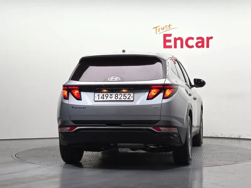 Hyundai Tucson DIESEL 2.0 4WD MODERN, снимка 4 - Автомобили и джипове - 55263471