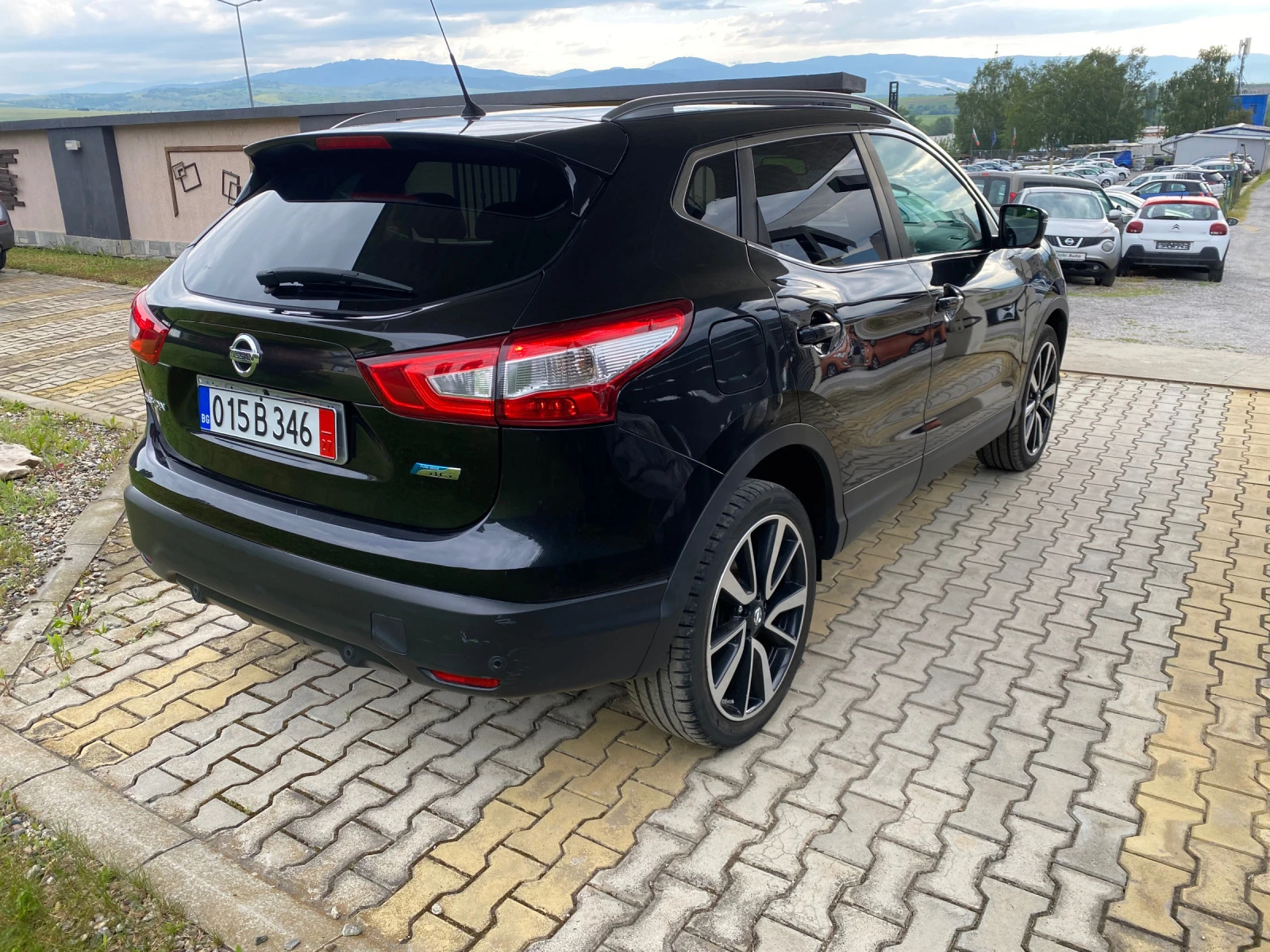 Nissan Qashqai 1.6cdi kamera* panorama* pamet* Ful - изображение 4