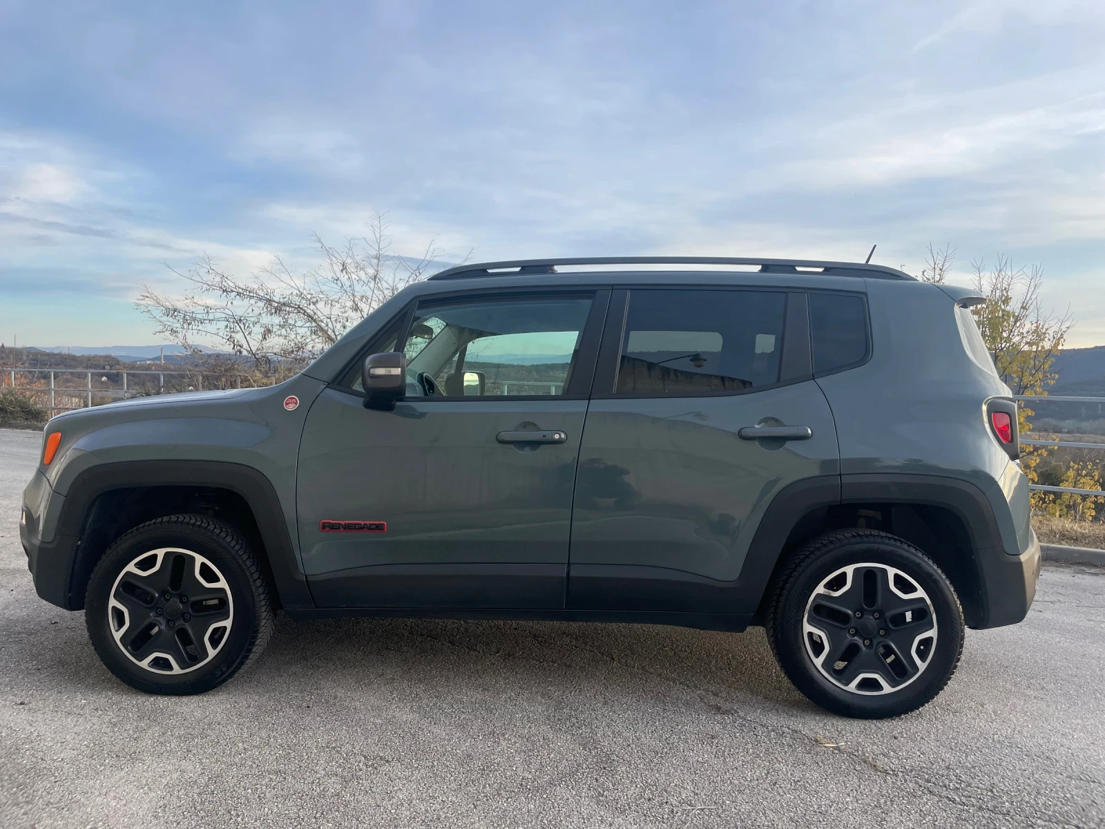 Jeep Renegade 170кс 4х4 TRAIL HAWK  - изображение 7