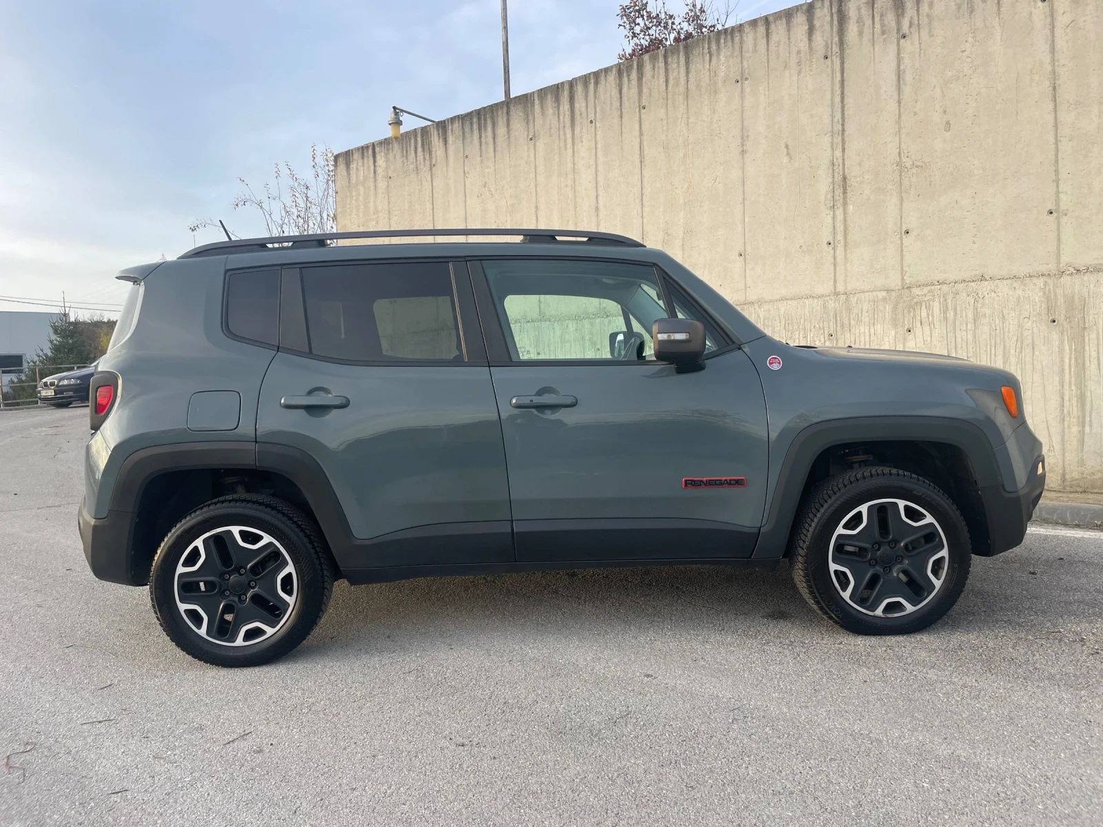 Jeep Renegade 170кс 4х4 TRAIL HAWK  - изображение 6