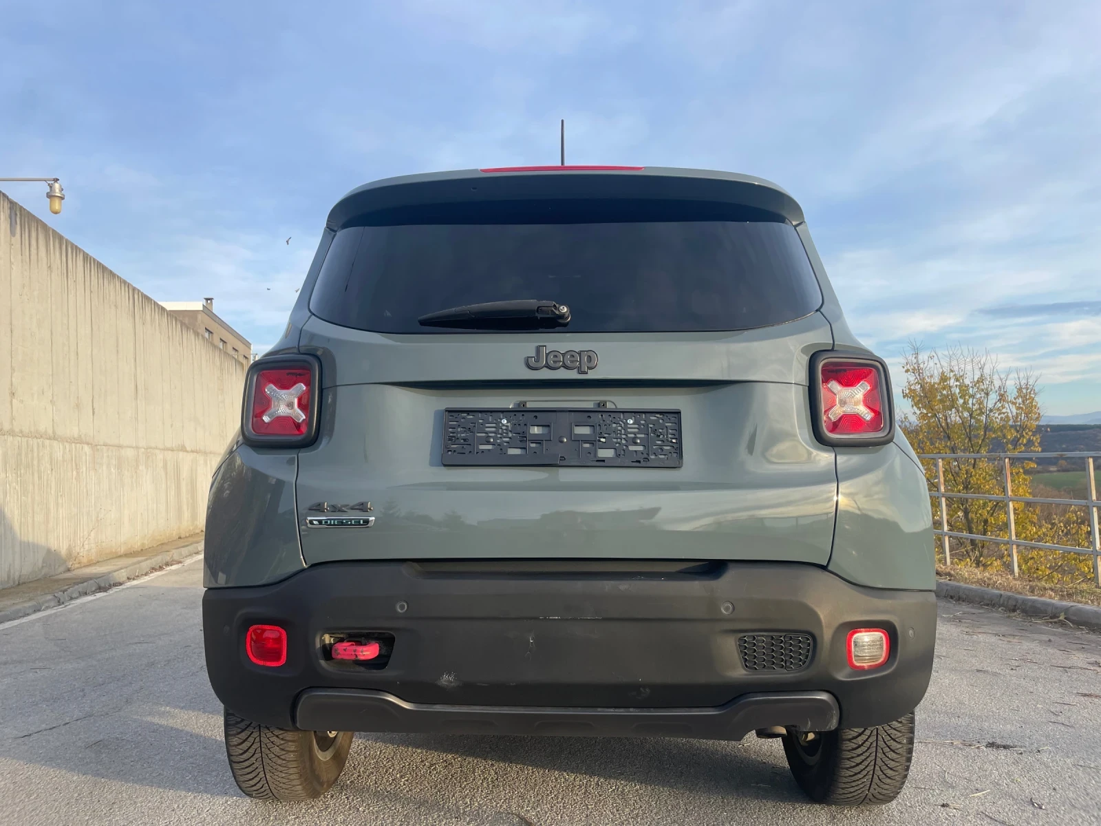 Jeep Renegade 170кс 4х4 TRAIL HAWK  - изображение 5