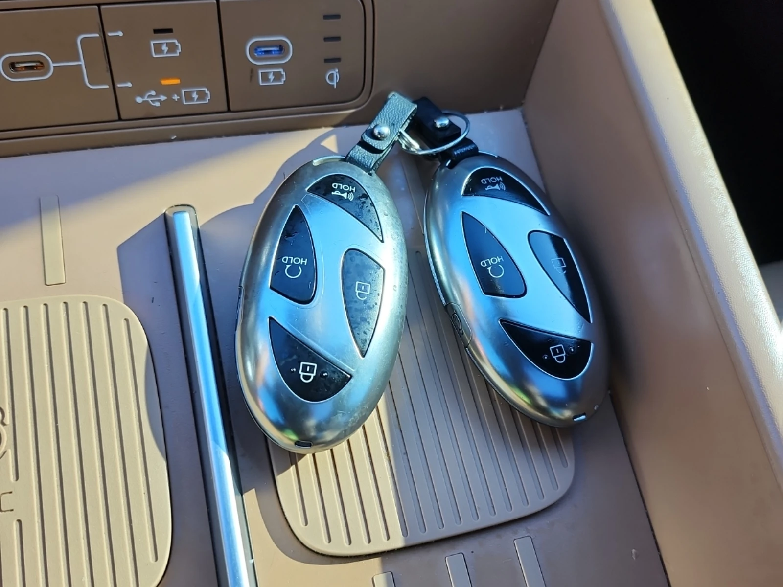 Hyundai Santa fe LUXURY * * CARFAX * * АВТО КРЕДИТ * * , снимка 14 - Автомобили и джипове - 53789632