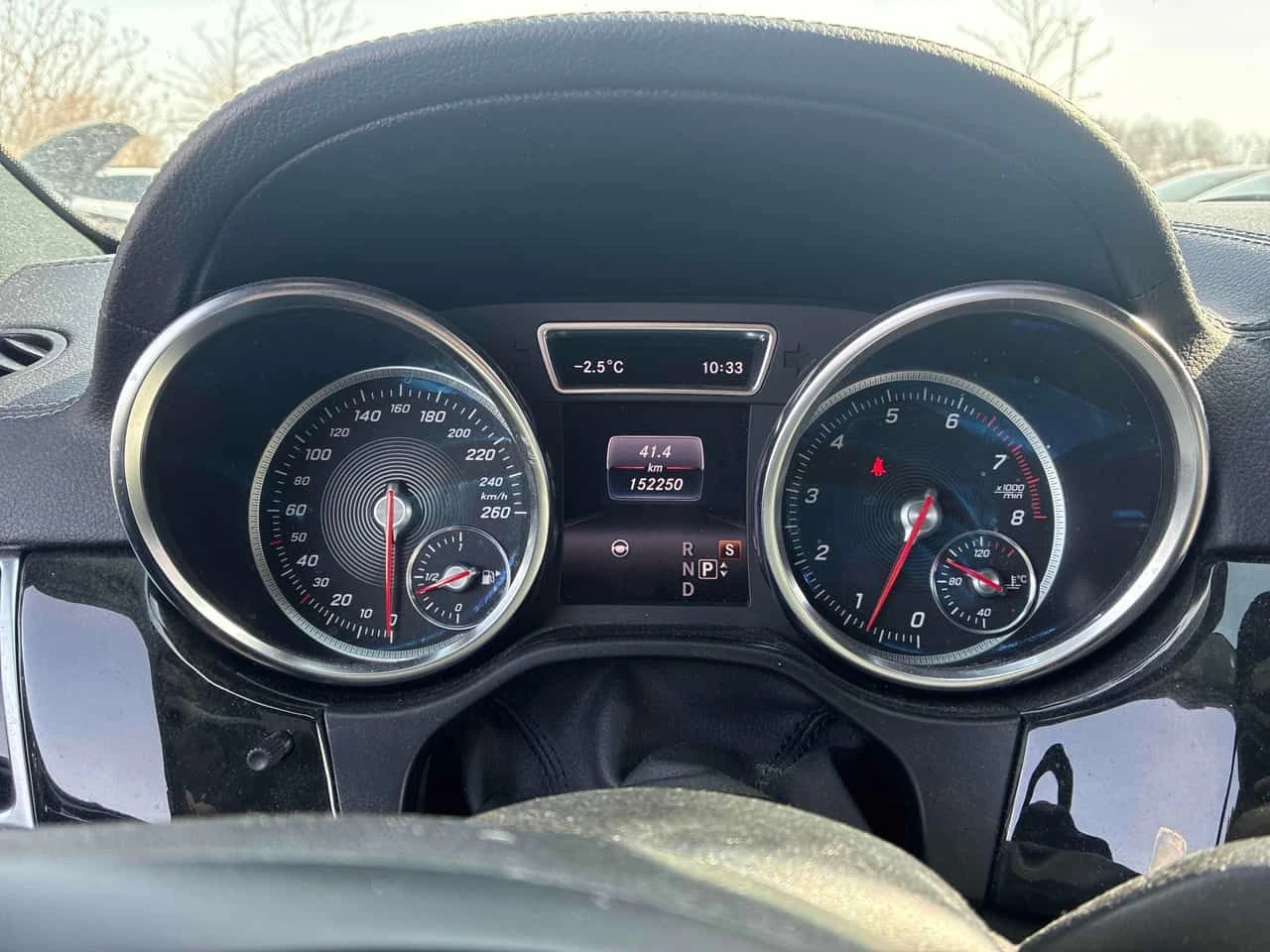 Mercedes-Benz GLE * 550 * DISTRONIC* HARMAN/KARDON* 360* + ГУМИ С ДЖ, снимка 8 - Автомобили и джипове - 54160950