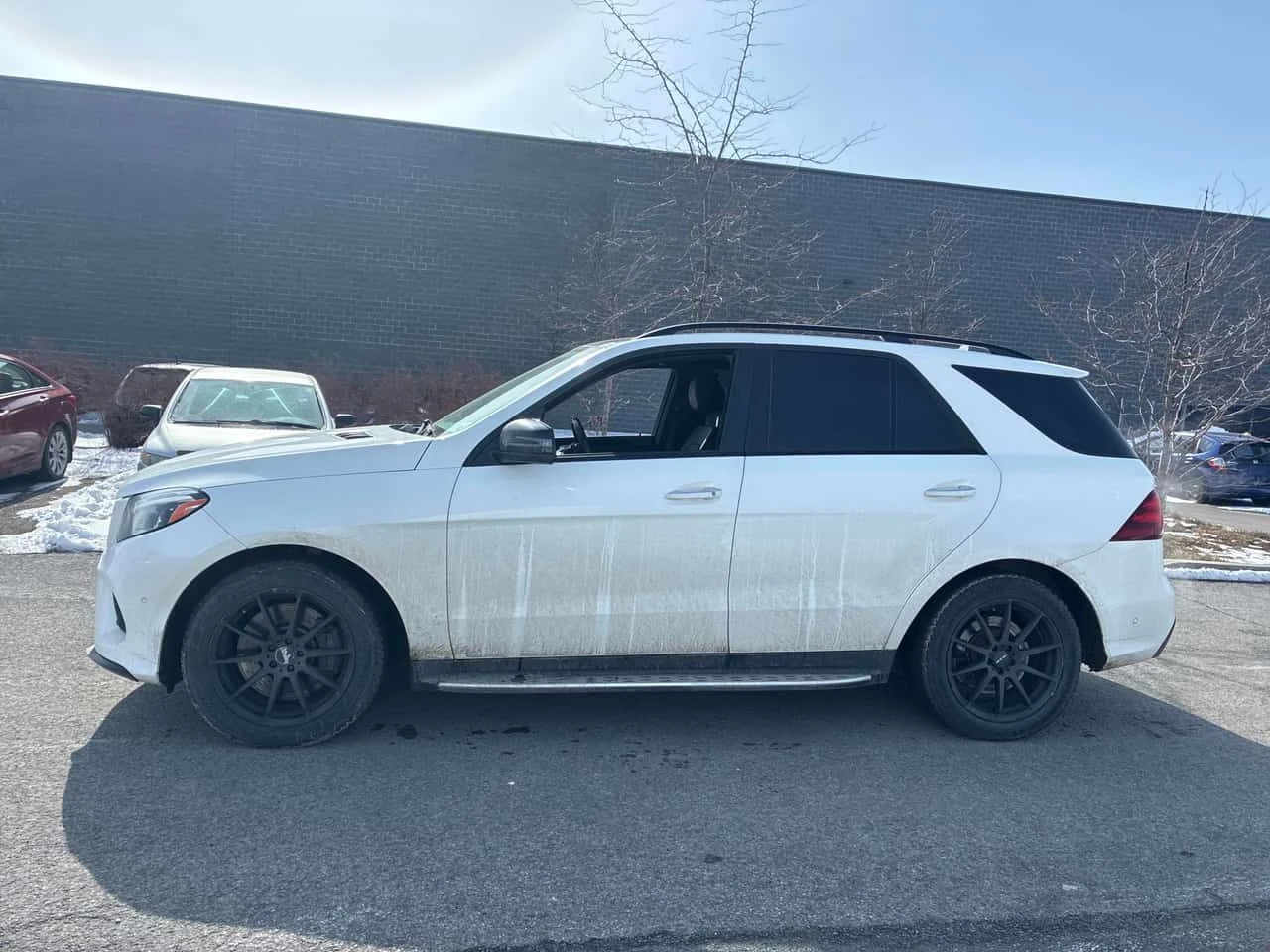 Mercedes-Benz GLE * 550 * DISTRONIC* HARMAN/KARDON* 360* + ГУМИ С ДЖ, снимка 2 - Автомобили и джипове - 54160950