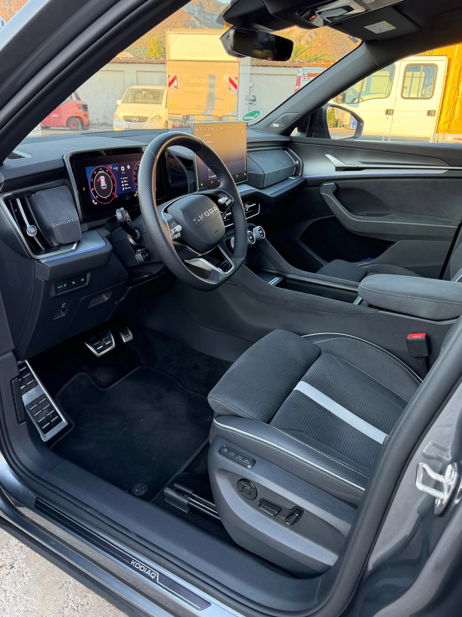 Skoda Kodiaq  2.0TDI* 4X4* DISTR* Sport-Line* , снимка 9 - Автомобили и джипове - 56110600