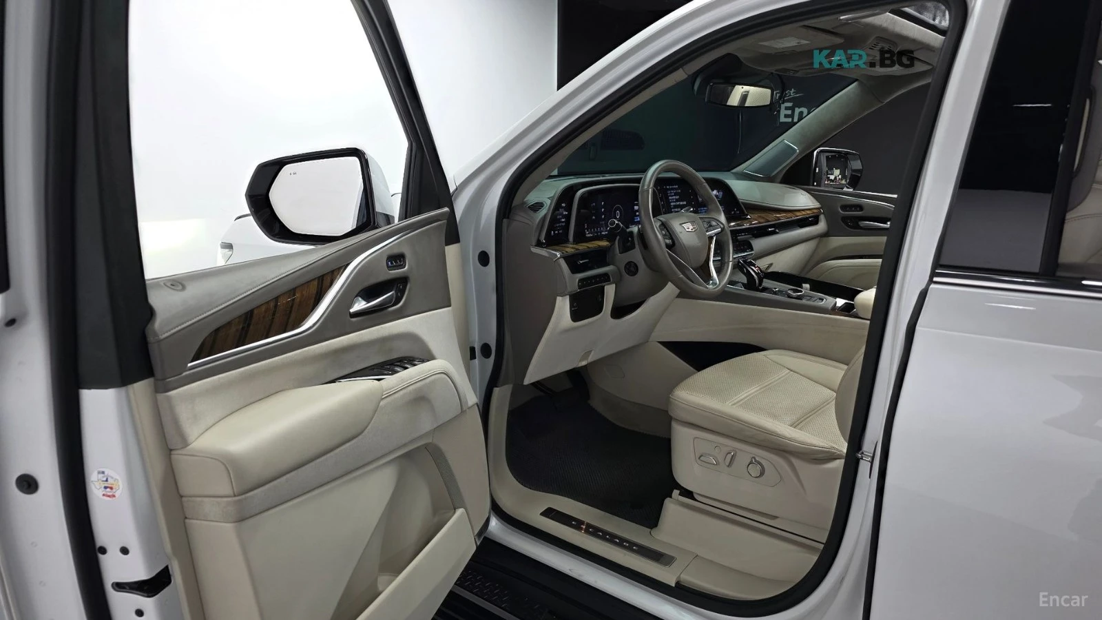 Cadillac Escalade 6.2* LUXURY* PLATINUM* ПОДГР* ОБДУХ* ПАНО* 360* FU, снимка 9 - Автомобили и джипове - 56180068
