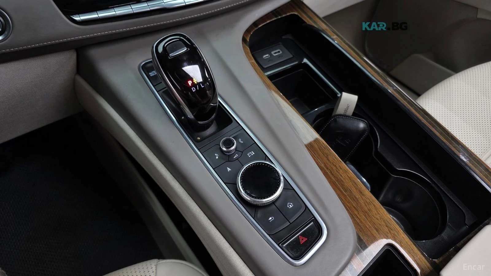 Cadillac Escalade 6.2* LUXURY* PLATINUM* ПОДГР* ОБДУХ* ПАНО* 360* FU, снимка 8 - Автомобили и джипове - 56180068