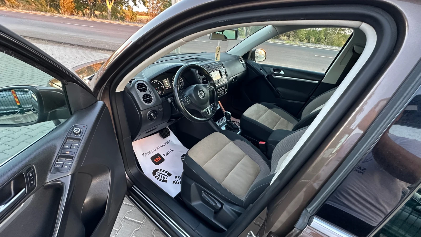 VW Tiguan 2.0tdi Автомат Лед Панорама Камера 4х4, снимка 9 - Автомобили и джипове - 56299228