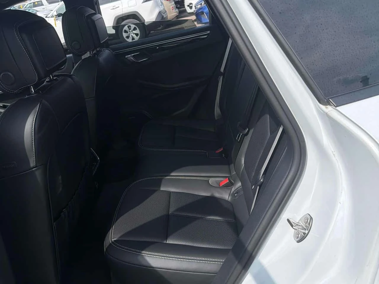 Porsche Macan * AWD * CARFAX * БЕЗ ПЪРВОНАЧАЛНА ВНОСКА, снимка 14 - Автомобили и джипове - 56320767
