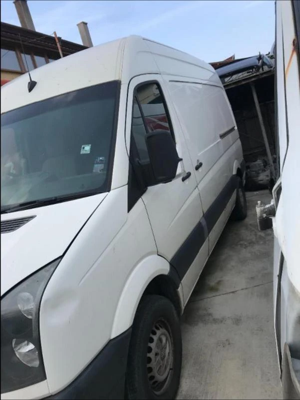 VW Crafter, снимка 2 - Бусове и автобуси - 23140190