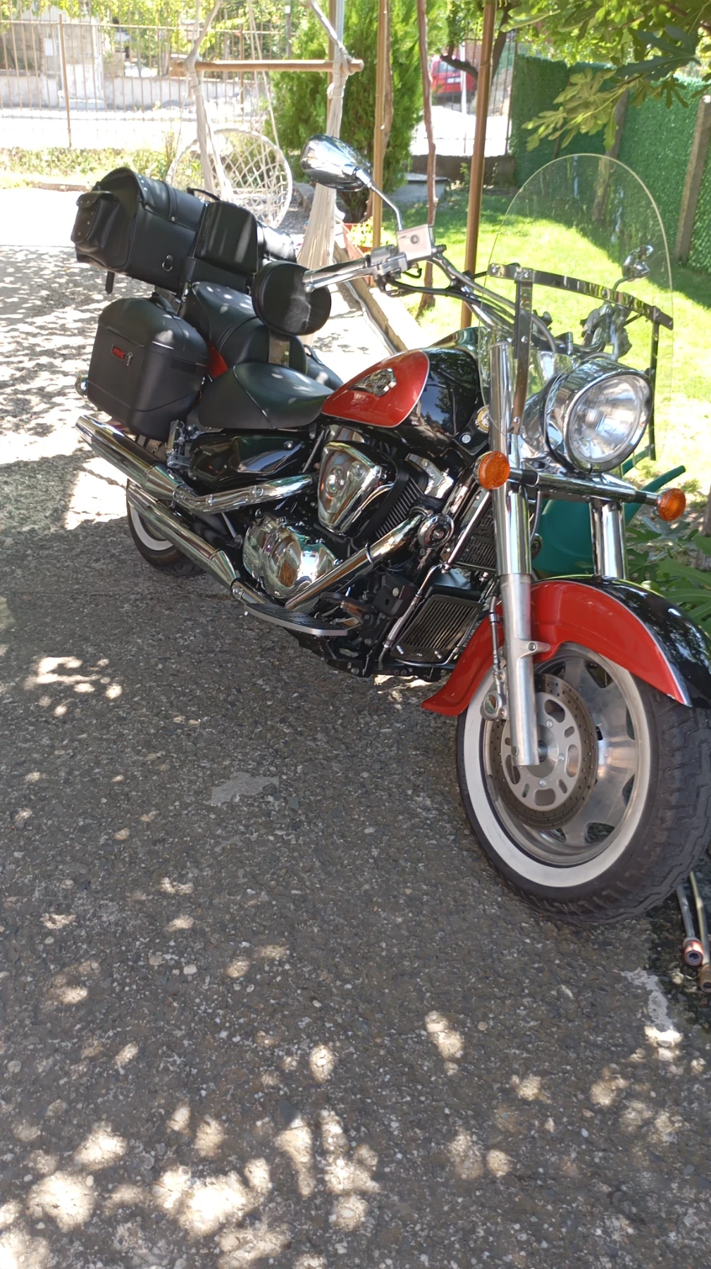 Suzuki Intruder