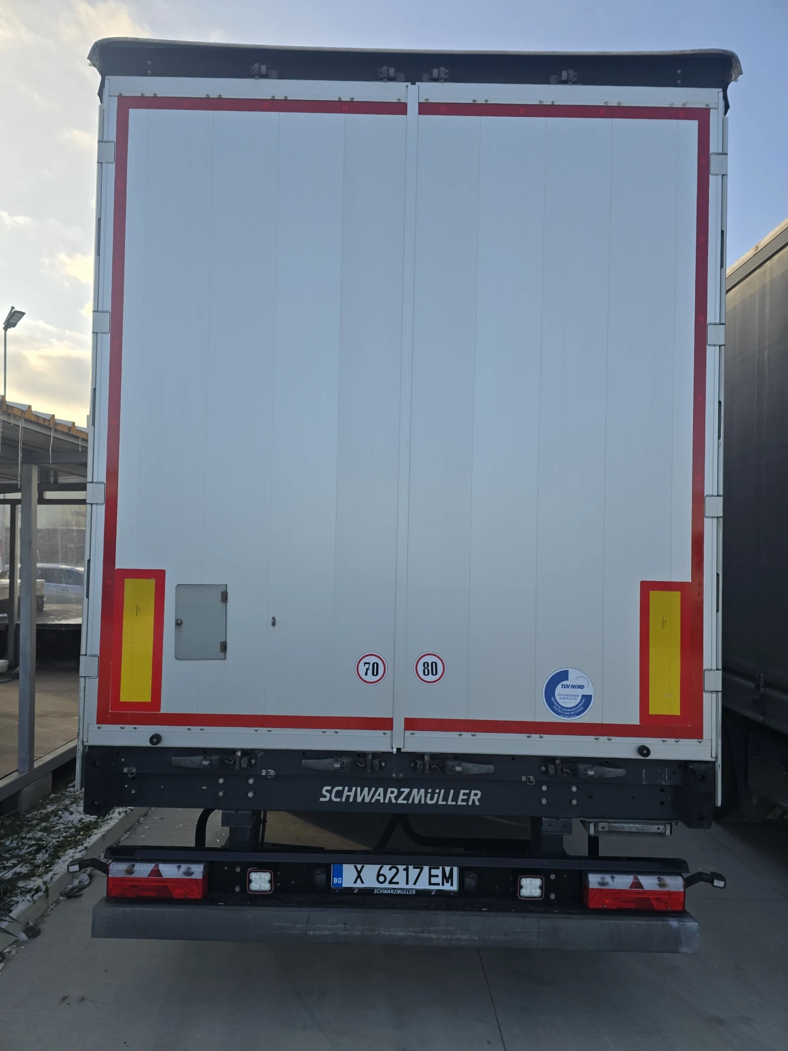 Полуремарке Schwarzmuller БОРДОВО, ТРИСТРАННА ЩОРА, снимка 4 - Ремаркета - 53805475