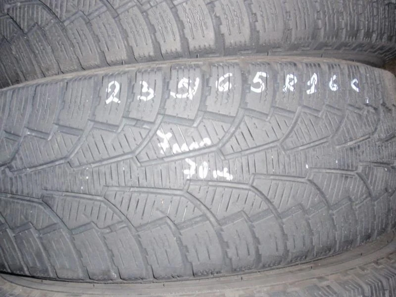 Гуми Всесезонни 235/65R16, снимка 6 - Гуми и джанти - 8927355