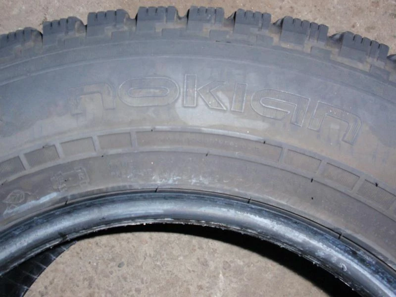 Гуми Всесезонни 235/65R16, снимка 8 - Гуми и джанти - 8927355