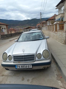 Mercedes-Benz E 220, снимка 1