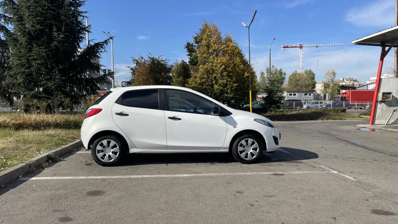 Mazda 2, снимка 4 - Автомобили и джипове - 47737734